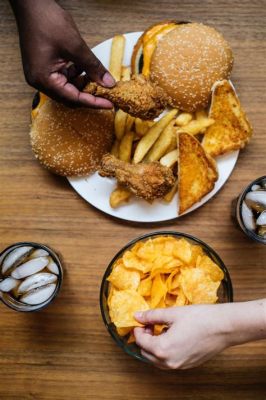 Should Junk Food Be Banned in Schools Pros and Cons: A Debate on Nutrition and Freedom